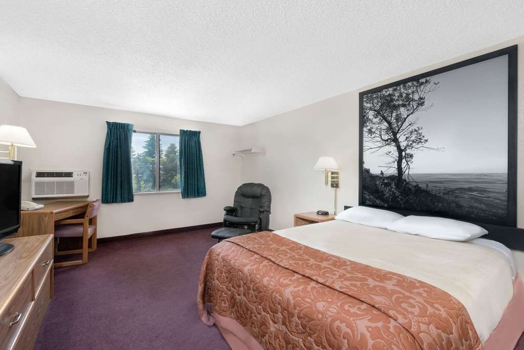Super 8 Valley City - photo 2