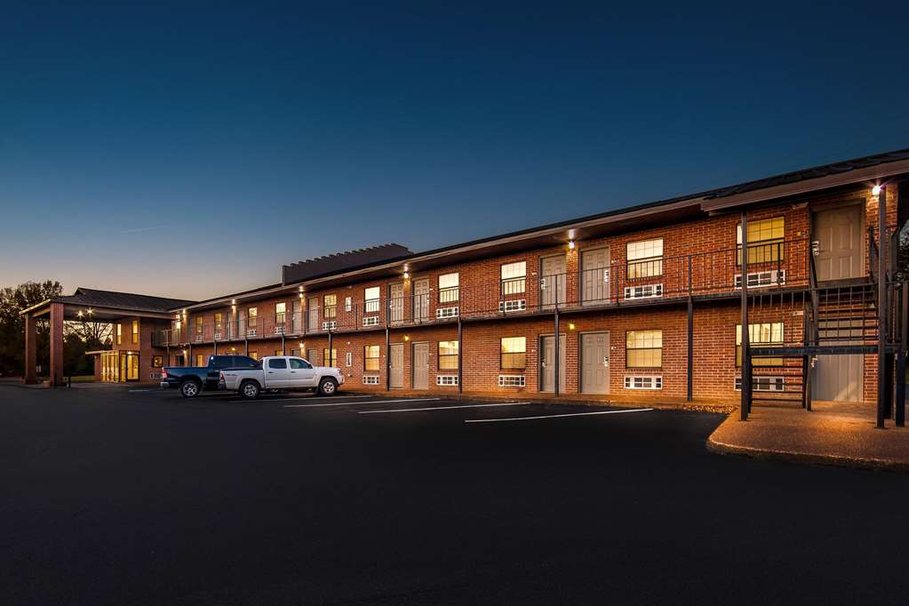 Days Inn by Wyndham Brownsville - photo 5