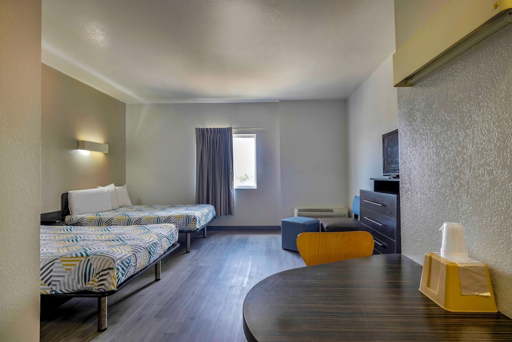 Motel 6 Cedar Park TX - photo 5