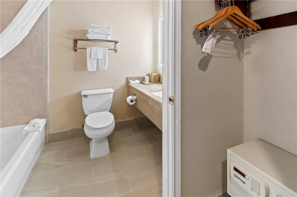 Quality Inn & Suites Granbury - photo 16