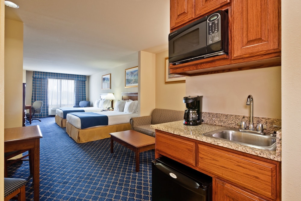 Holiday Inn Express Hotel & Suites Paragould by IHG - photo 12