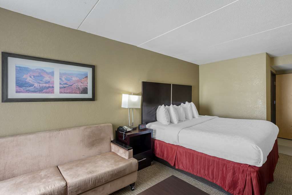 Best Western Harrisburg North Hotel - photo 3