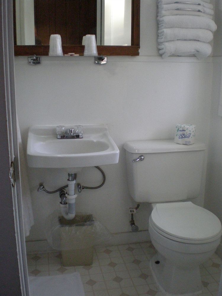 Quail Run Motor Inn - photo 6