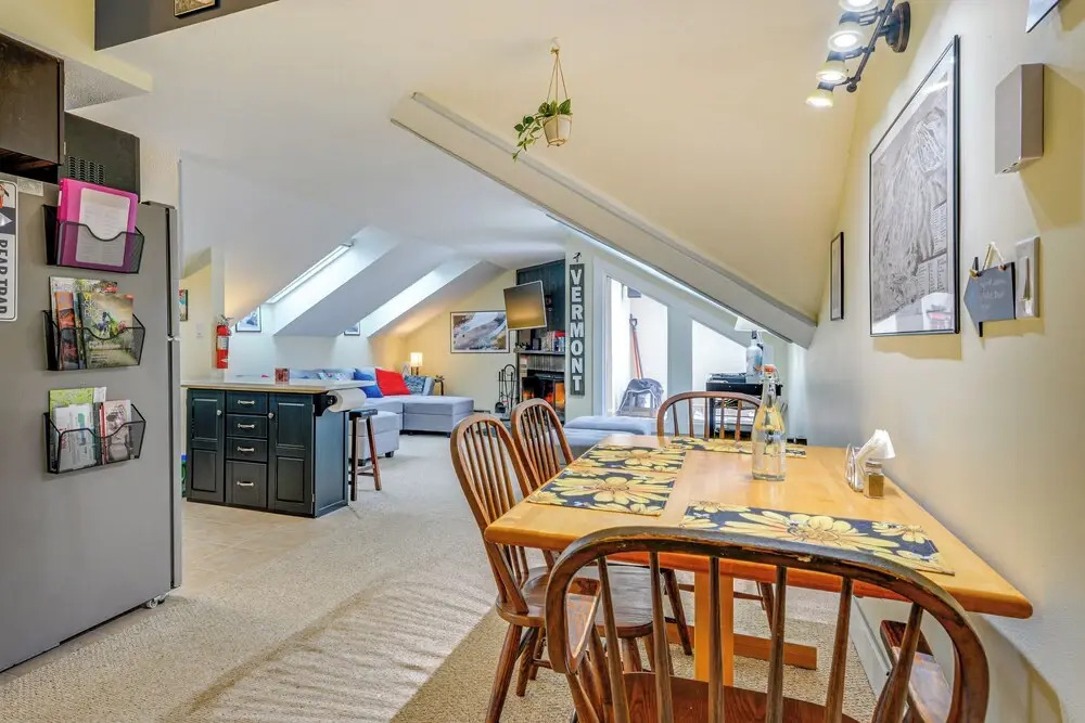 Walk to Mount Snow Resort: Unit w Pool & Hot Tubs - photo 16