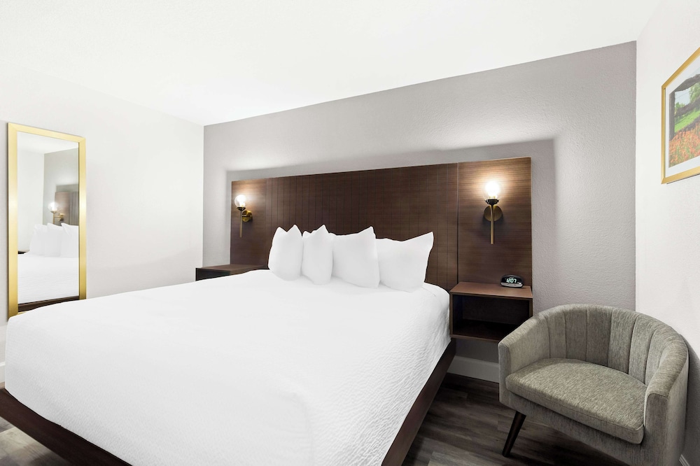 SureStay by Best Western Groves - photo 10