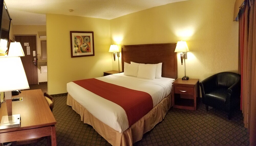 Red River Inn & Suites Fargo - photo 8