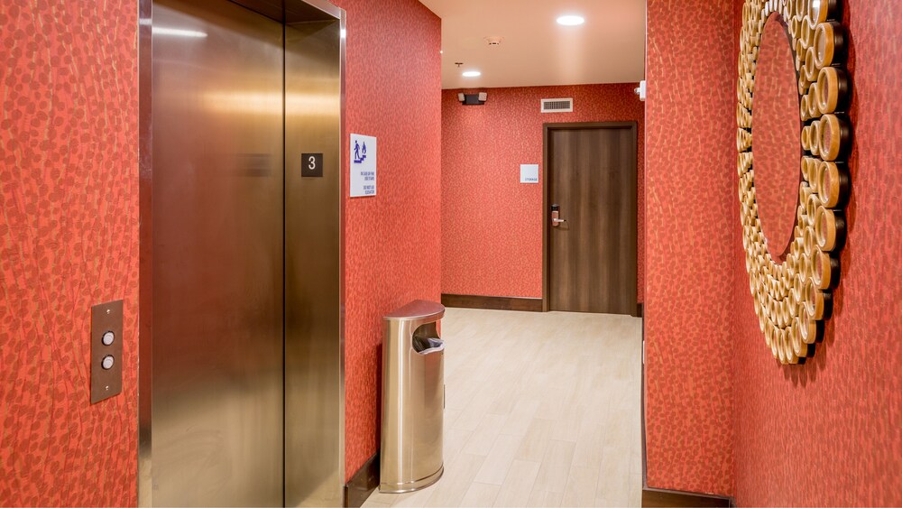 Holiday Inn Express Wichita South by IHG - photo 34