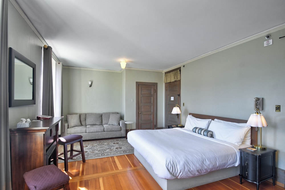 Centralia Square Grand Ballroom and Vintage Hotel - photo 48