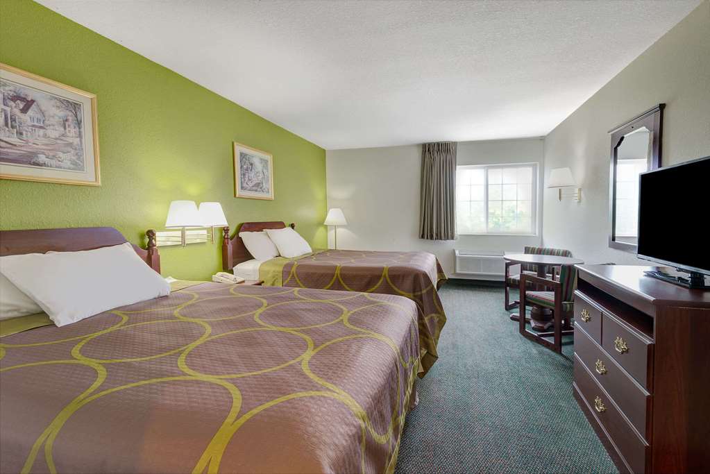 Super 8 by Wyndham De Soto - photo 10