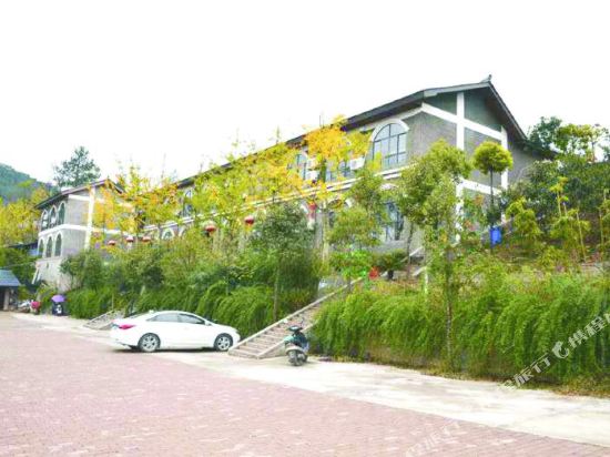 Maoding Shanzhuang Hotel - carbon neutral hotel in Chongqing