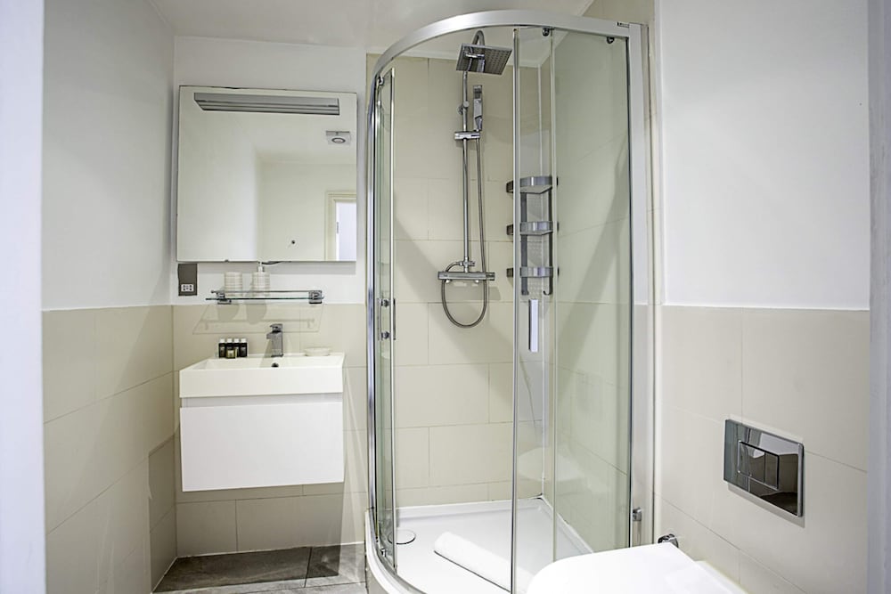 Tranquil Belsize Park Haven With Stunning Views — 4-Star Luxury Hotel in London, United Kingdom