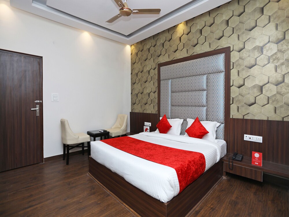 Hotel Golden Sand in Rohtak, India