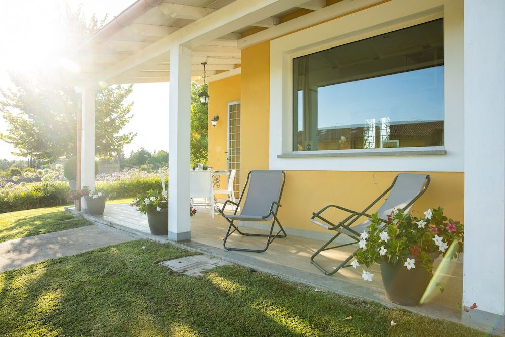 Villa la casa di Siro — 4-Star Luxury Hotel in Bracciano, Italy
