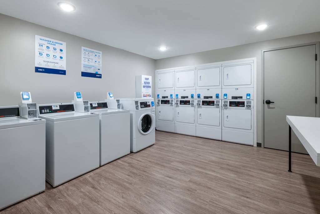 ECHO Suites Richmond West Extended Stay by Wyndham - photo 50