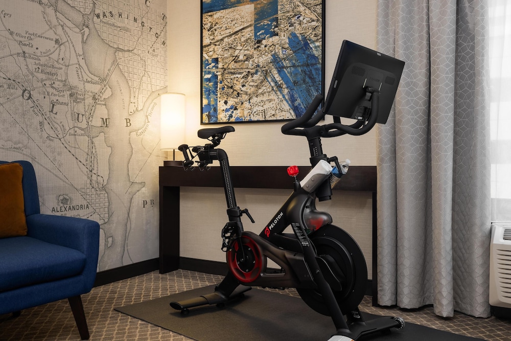 Doubletree by Hilton McLean Tysons - photo 33