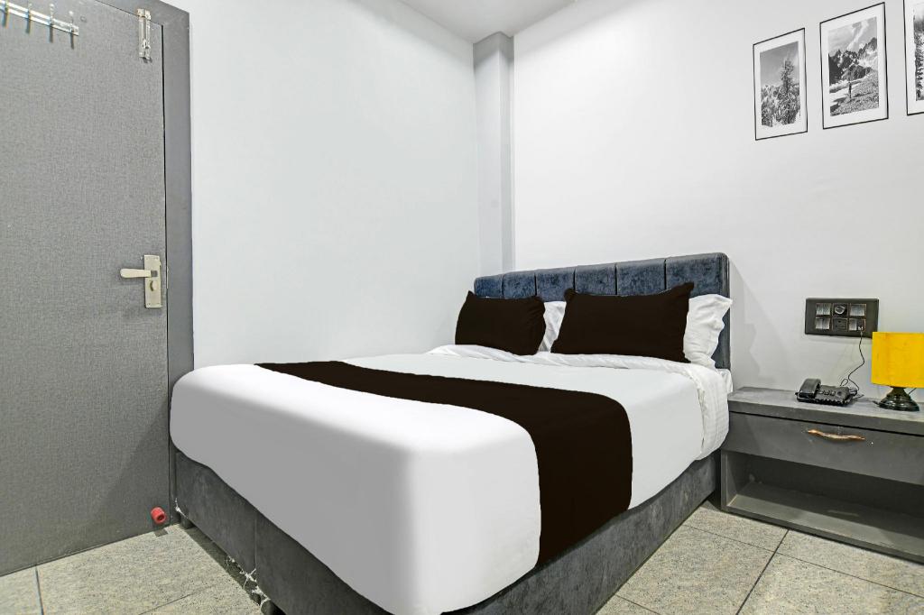 Collection O Mahakal Formerly Maharana Pratap in Ujjain, India