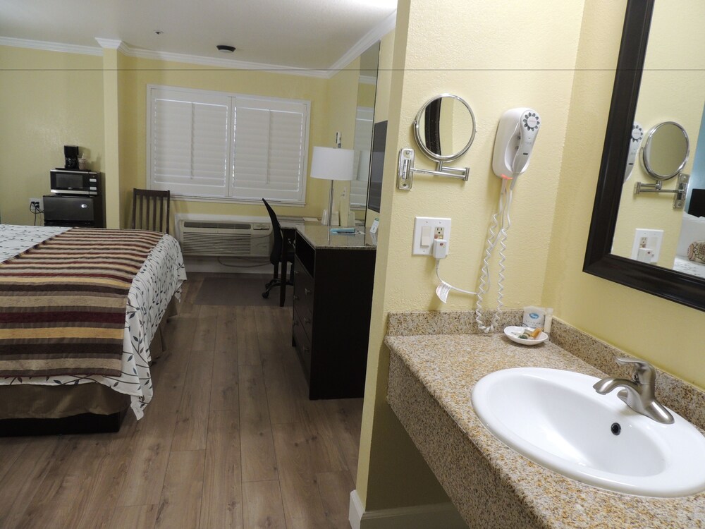 Pacific Inn of Redwood City - photo 27