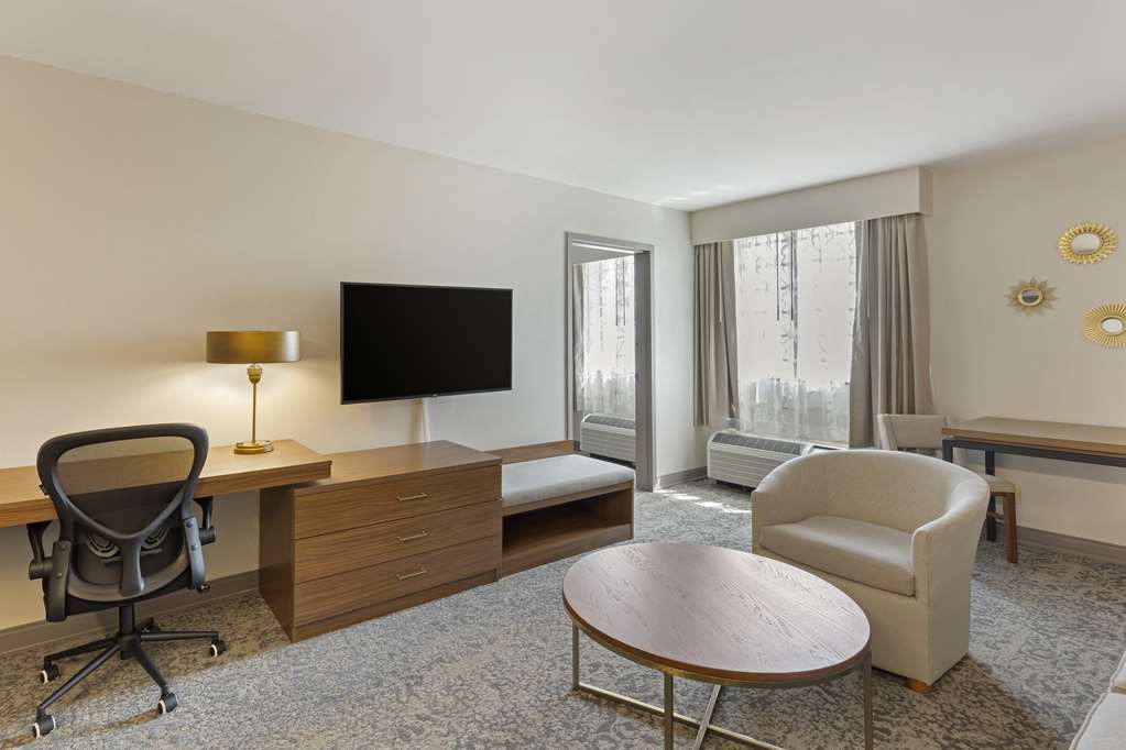 Best Western Plus The Charles Hotel - photo 31