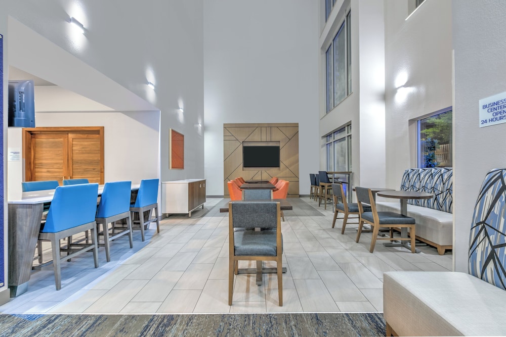 Holiday Inn Express & Suites Marshall by IHG - photo 39