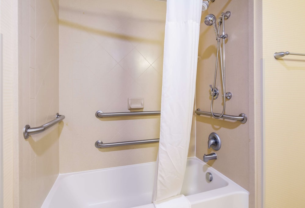 Hampton Inn Galax - photo 22