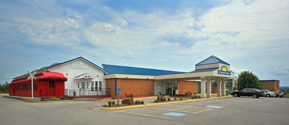 Days Inn Blacksburg Conference Center - photo 23