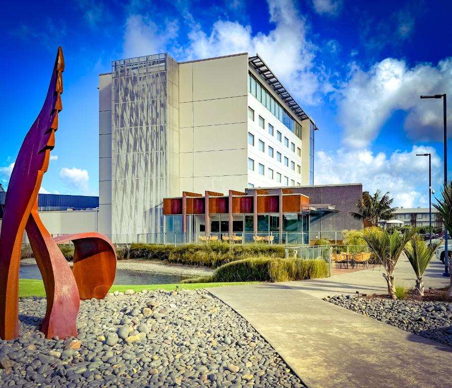Jet Park Hotel & Conference Centre