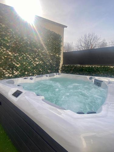 Le Domaine Des Eléphants Spa En Option 900M Du Zoo - last minute hotel in Unknown City