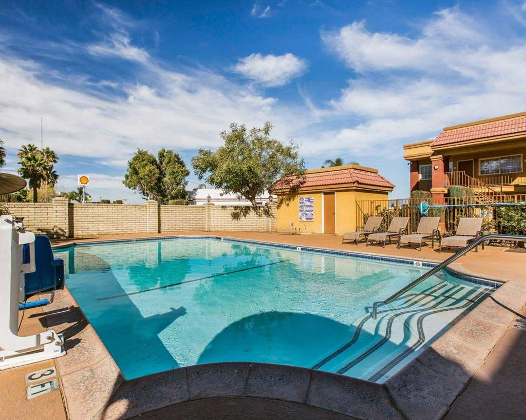 Rodeway Inn & Suites Corona - photo 27