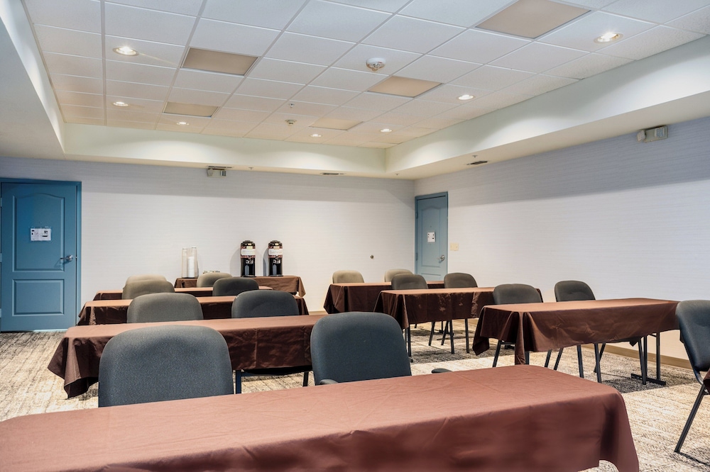 Staybridge Suites Longview by IHG - photo 96