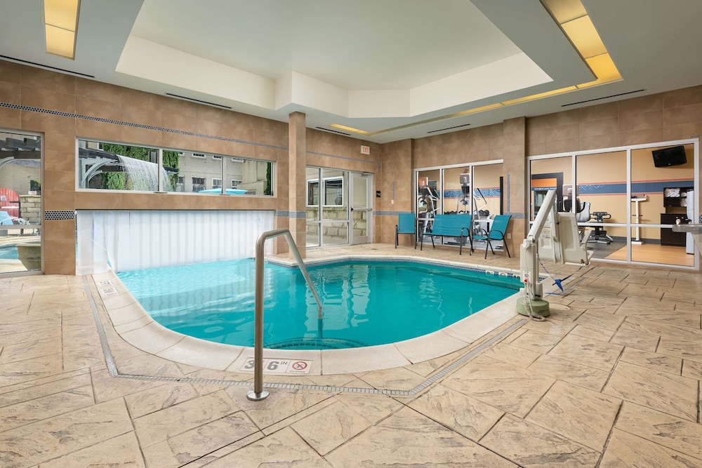 Hampton Inn & Suites Chattanooga Downtown - photo 27