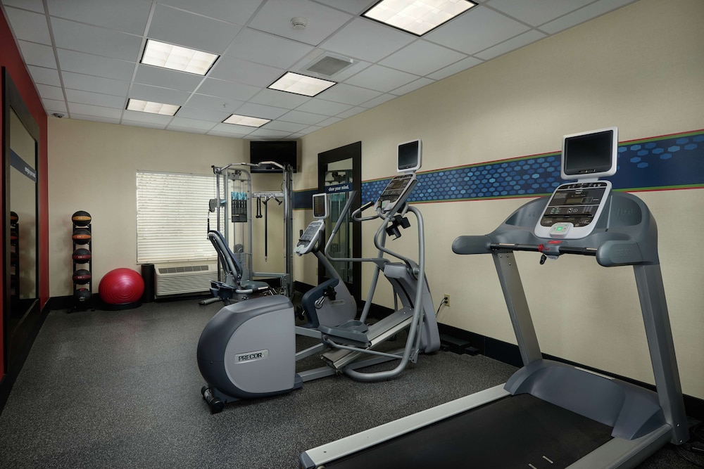 Hampton Inn & Suites Rogers - photo 30