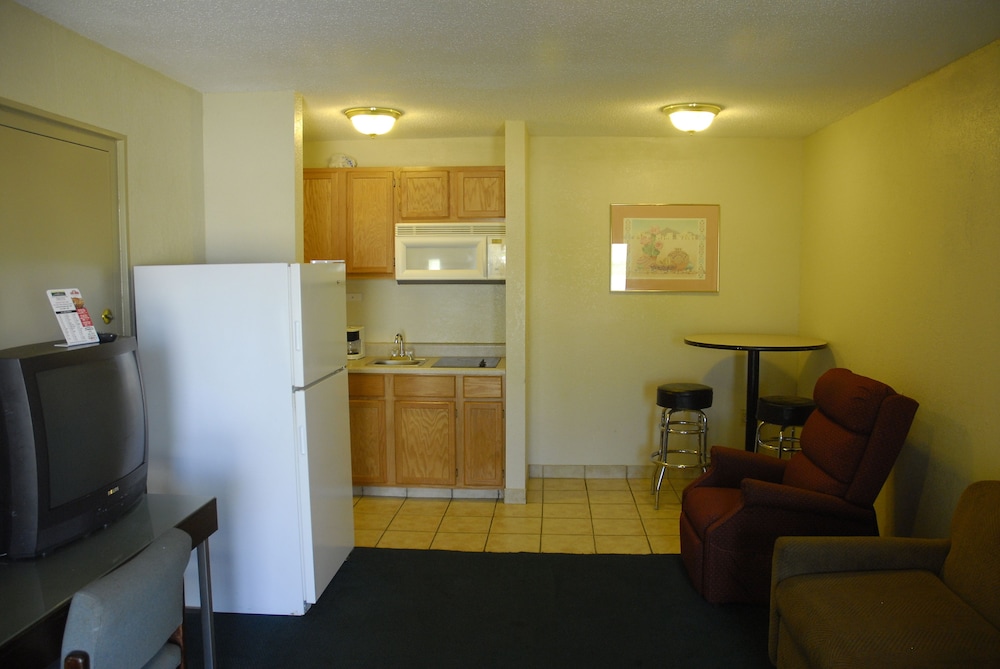 America's Best Inns & Suites - photo 16