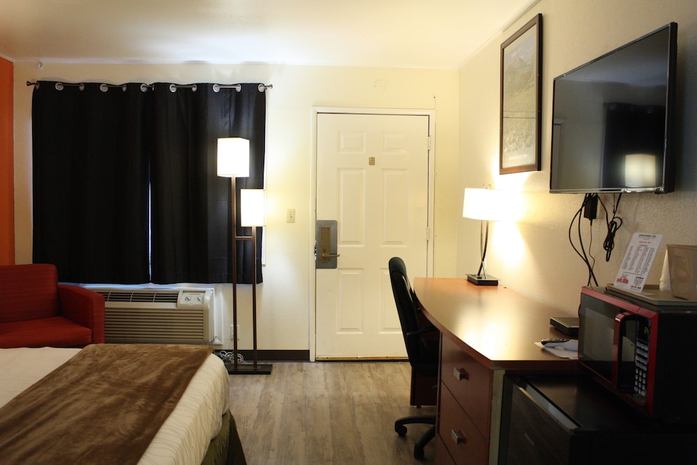 Nampa Downtown Inn - photo 2