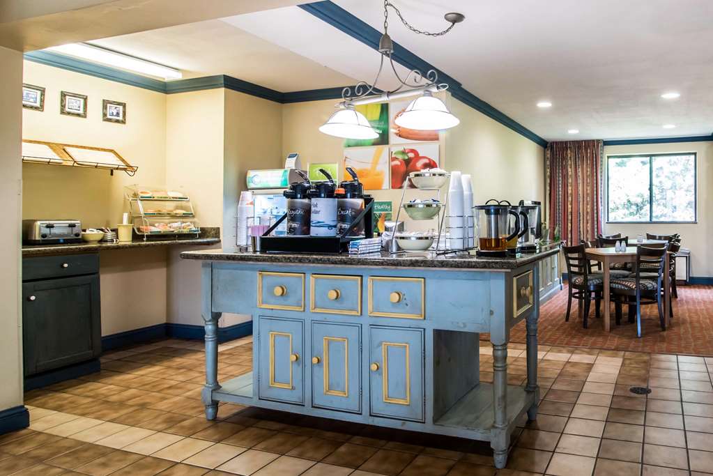 Quality Inn Cortland University Area - photo 25
