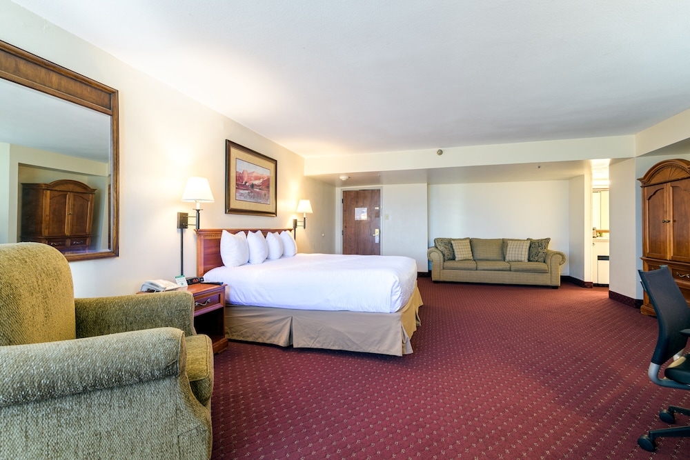 Grand Vista Hotel - photo 3