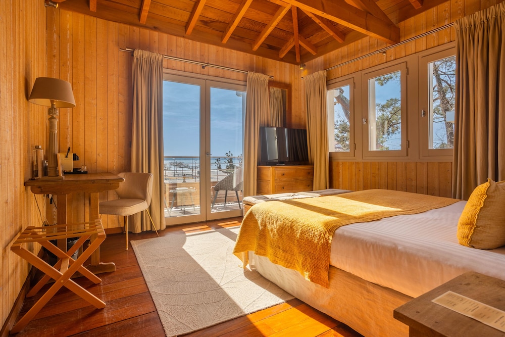 Côté Sable in Saint-Hilaire-De-Villefranche, France