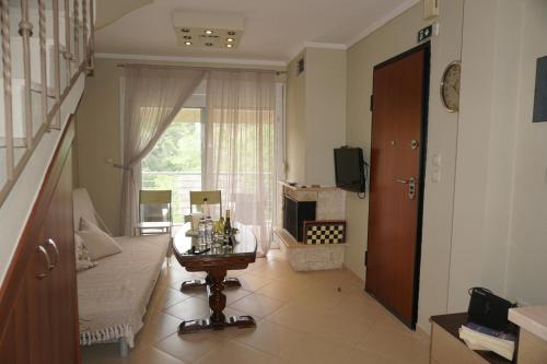 Eleni's House — 4-Star Luxury Hotel in Nea Fokaia, Greece
