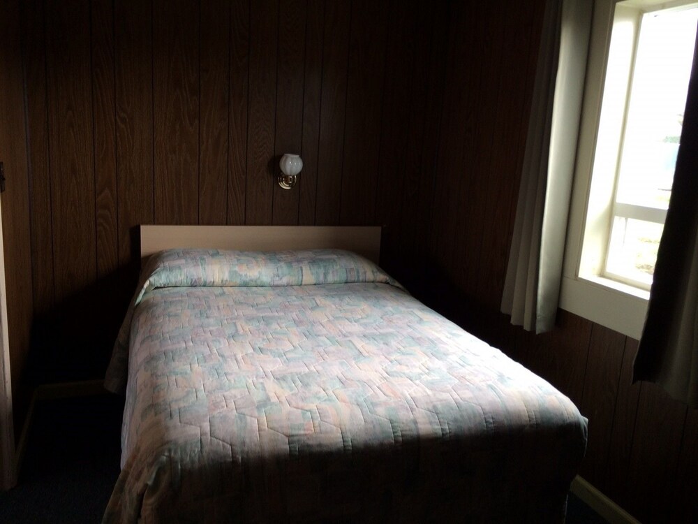 Wild Chinook Inn - photo 8