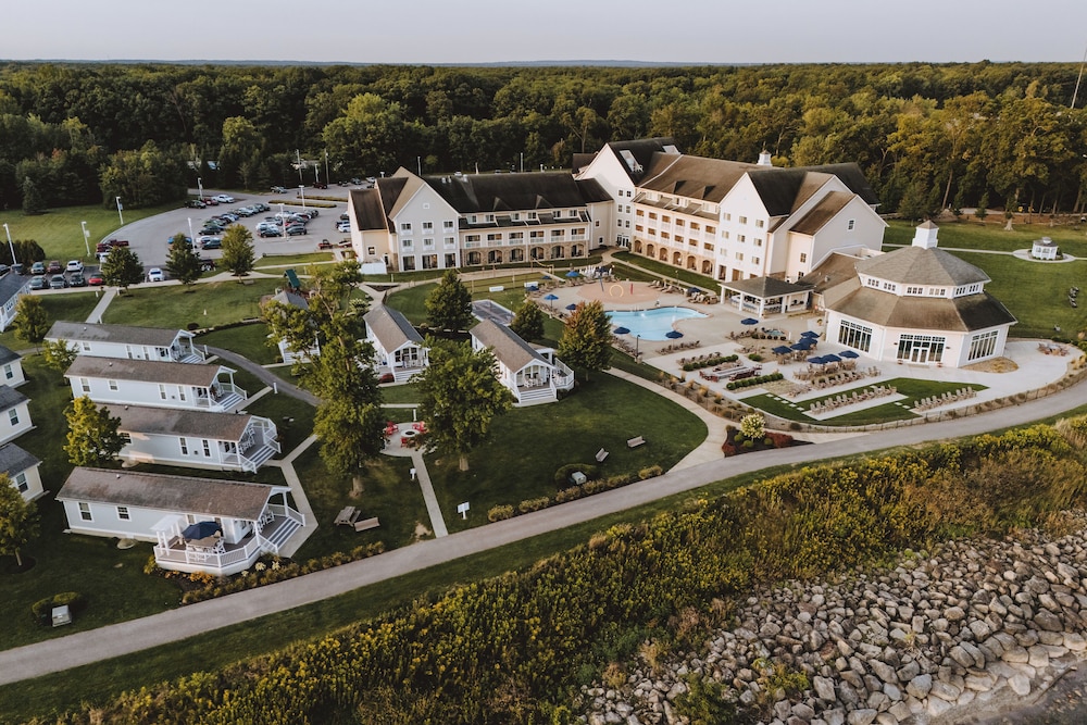 The Lodge At Geneva On The Lake — 4-Star Luxury Hotel in Geneva, United States