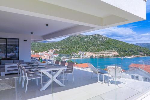 Mentis — 4-Star Luxury Hotel in Marina, Croatia