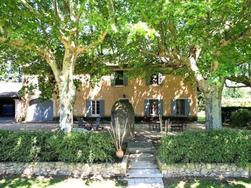 Provencal Farm with swimming pool near Isle sur la Sorgue 10 people.