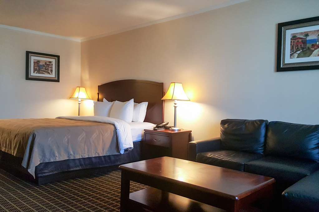 Quality Inn Temecula Valley Wine Country - photo 13