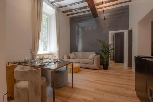 Charme apartment with Spa in Piazza del Popolo — 4-Star Luxury Hotel in Rome, Italy