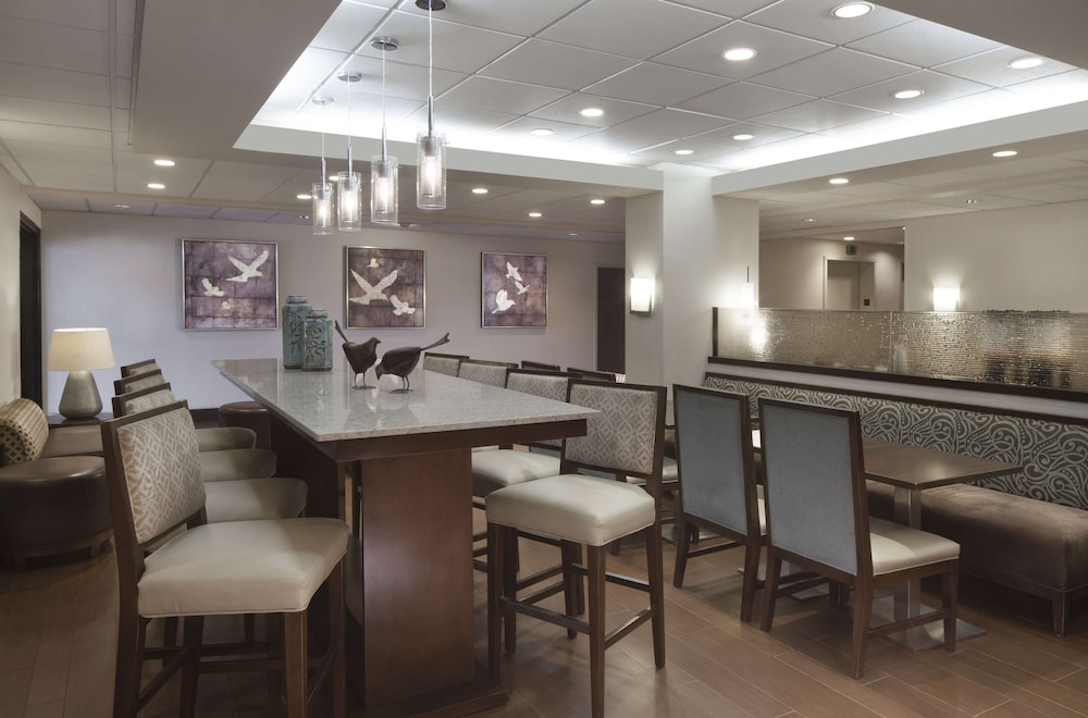 Hampton Inn Evansville - photo 23
