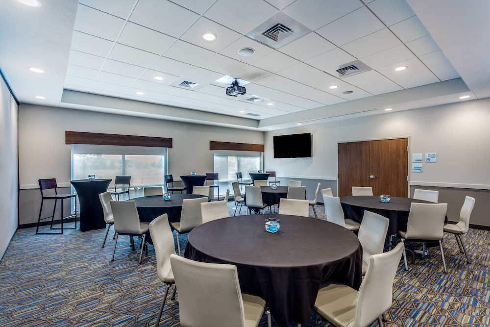 Holiday Inn Express & Suites Rice Lake by IHG - photo 39