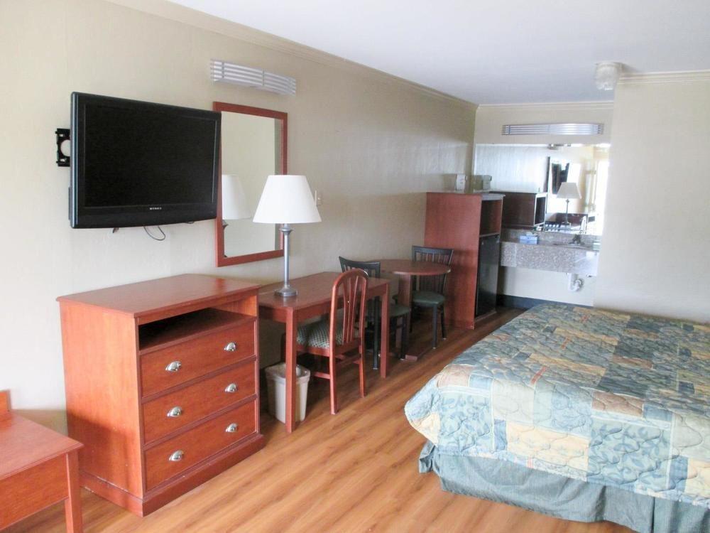Motel 6 Lake Charles On The Bayou - photo 7