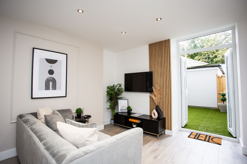 The Cove Roker Sea Front Vacant Nests — 4-Star Luxury Hotel in Sunderland, United Kingdom