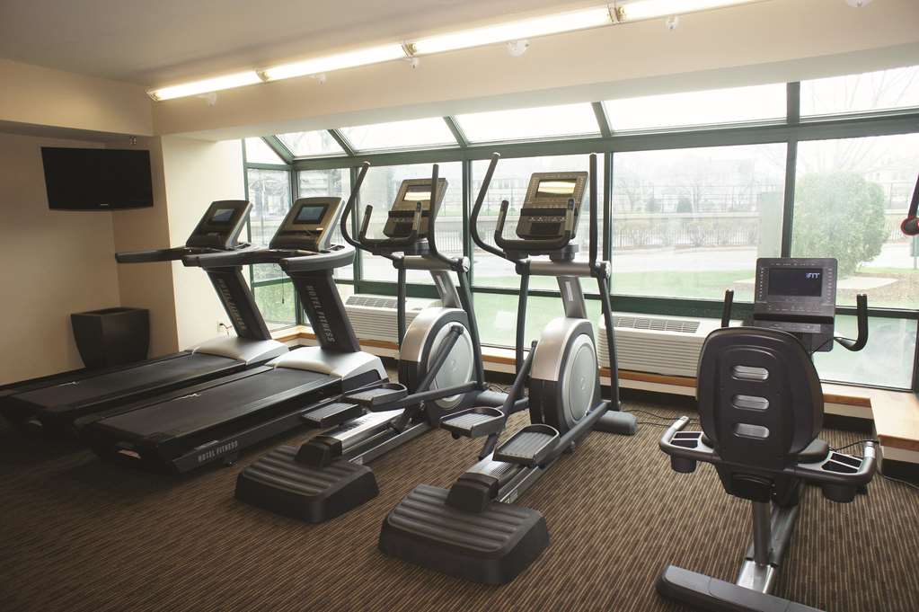 La Quinta Inn & Suites by Wyndham Boston Somerville - photo 10