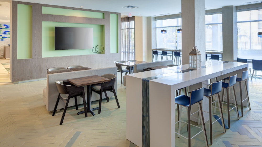 Holiday Inn Express & Suites Orlando at SeaWorld by IHG - photo 60