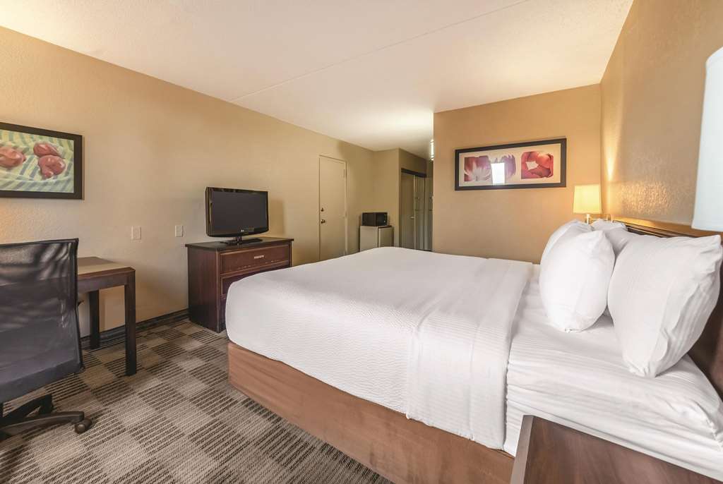 Ramada by Wyndham Fairfield NJ - photo 17